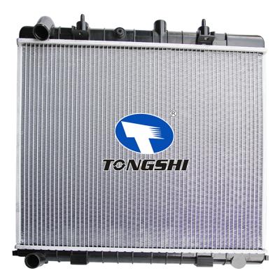 適用于路虎4.0 I V8 98- MT散熱器 OEM : PCC108080